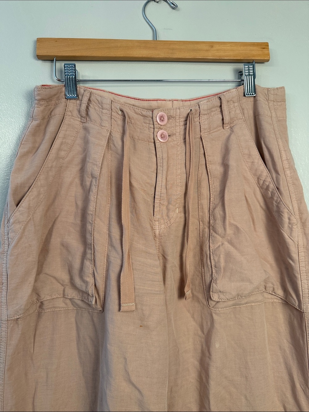 Pilcro Wide-Leg Cargo Pants in Dusty Rose size 6 - Picture 4 of 8
